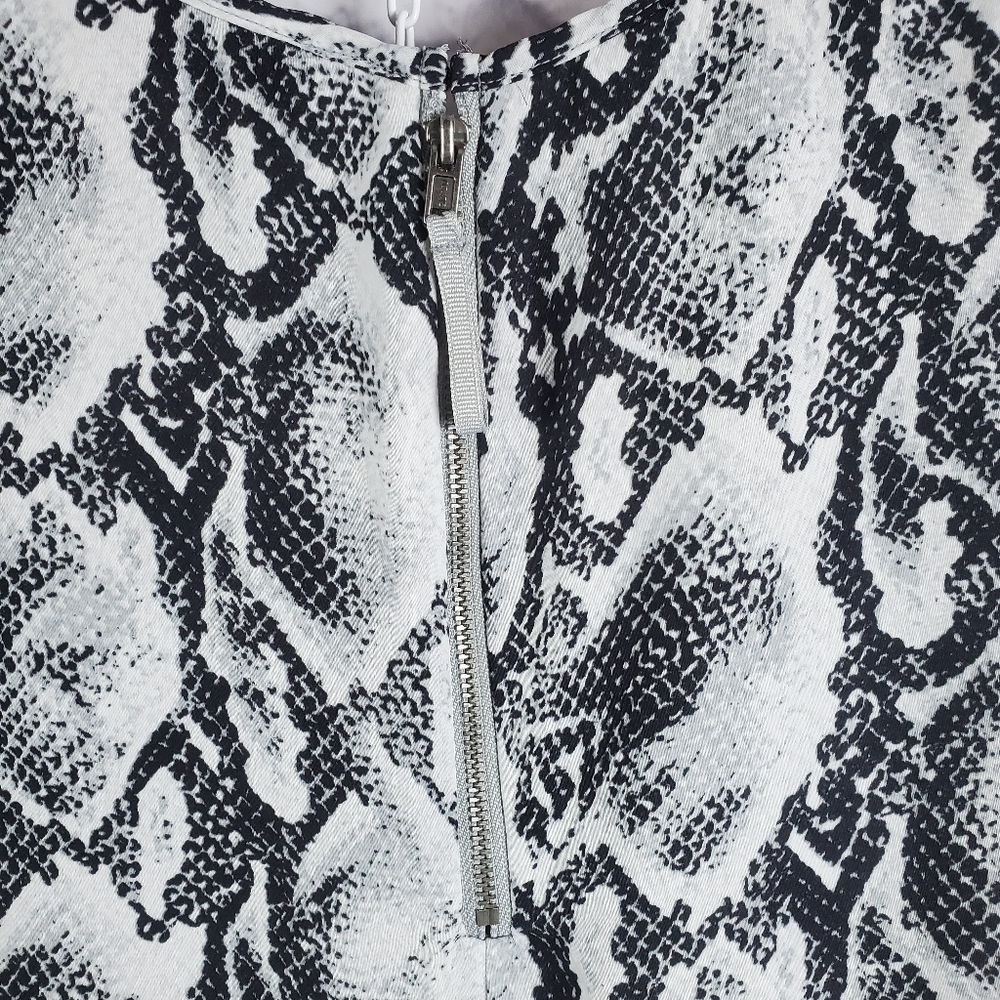 Apt. 9 Scoop Neck Chiffon Snake Print Pullover Top, XL, Black/White/Grey - Picture 6 of 13